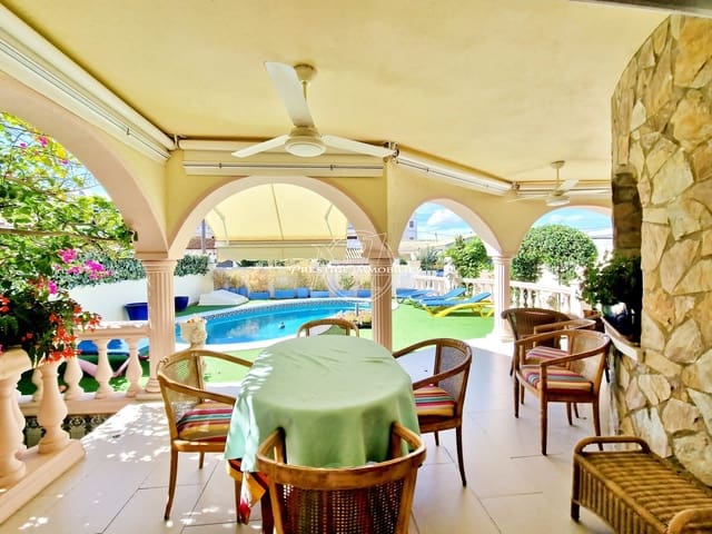 4 soveværelse Villa til salg i Castelló d'Empúries med swimmingpool - € 525.000 (Ref: 9263649)