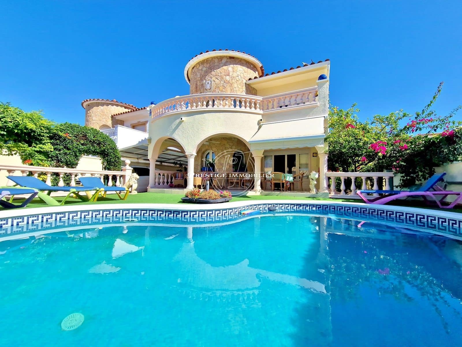 4 bedroom Villa for sale in Castello d'Empuries with pool - € 525,000 (Ref: 9263649)