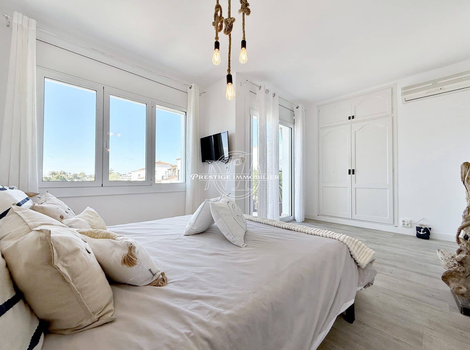 3 soveværelse Villa til salg i Empuriabrava med swimmingpool - € 669.000 (Ref: 9263650)