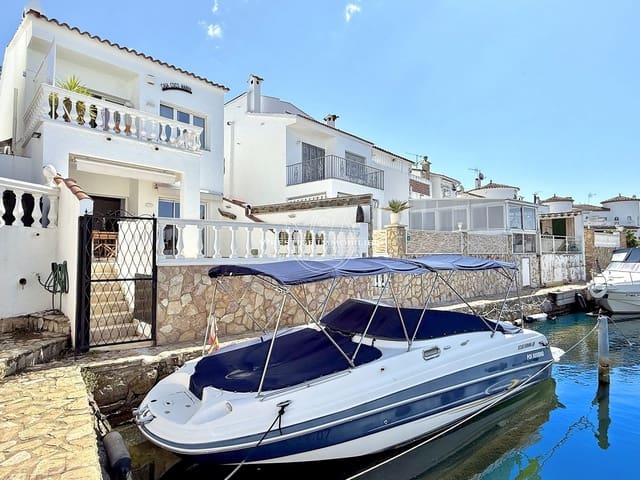 3 soveværelse Villa til salg i Empuriabrava, Castelló d'Empúries med swimmingpool - € 669.000 (Ref: 9263650)