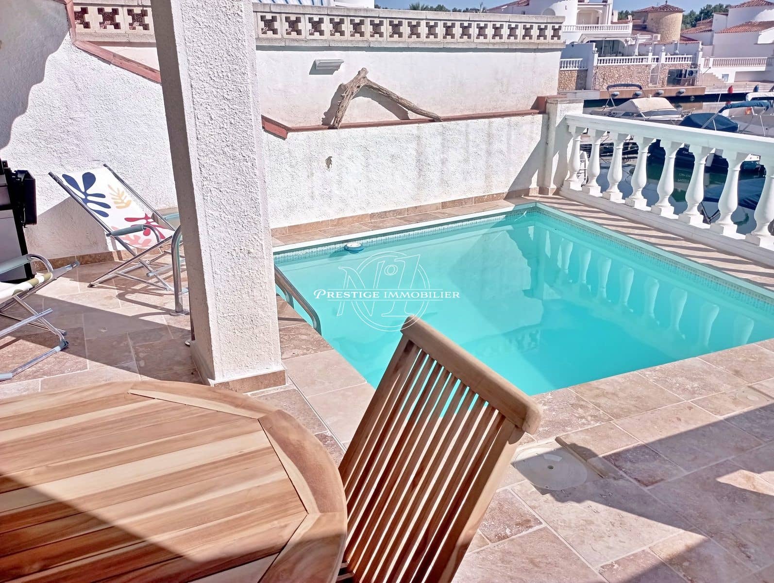 3 soveværelse Villa til salg i Empuriabrava med swimmingpool - € 669.000 (Ref: 9263650)