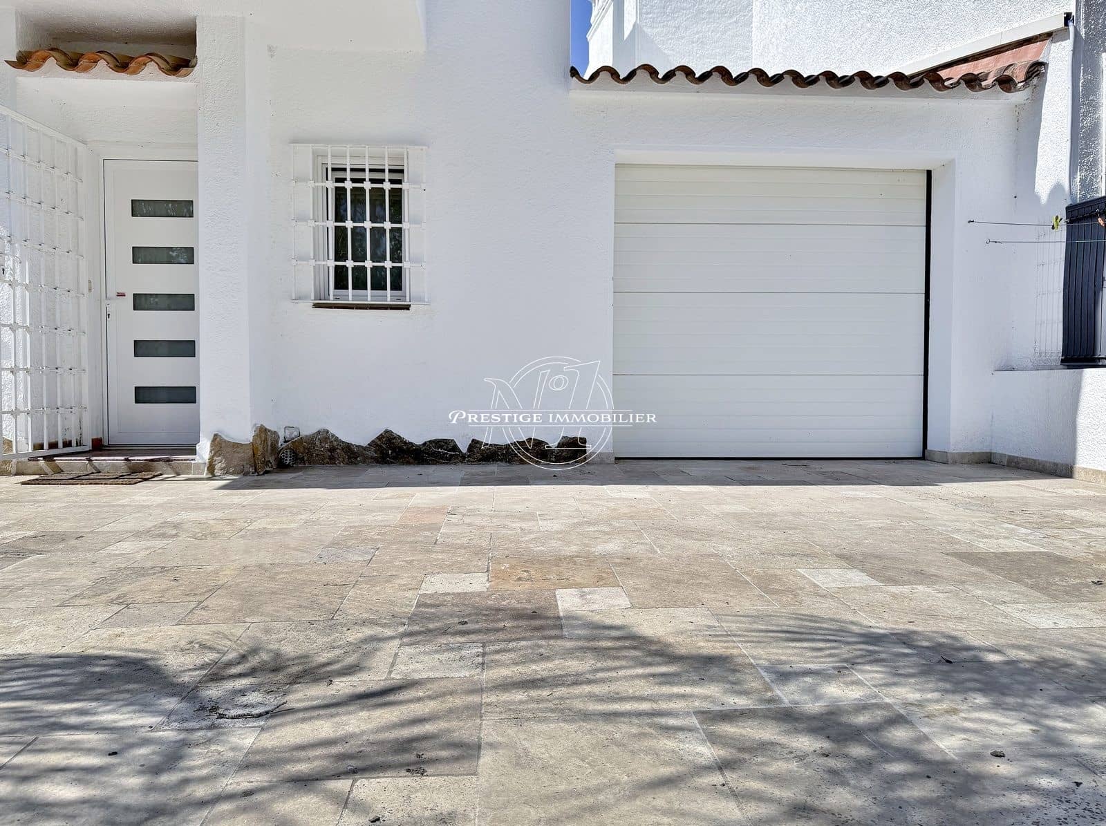 3 soveværelse Villa til salg i Empuriabrava med swimmingpool - € 669.000 (Ref: 9263650)