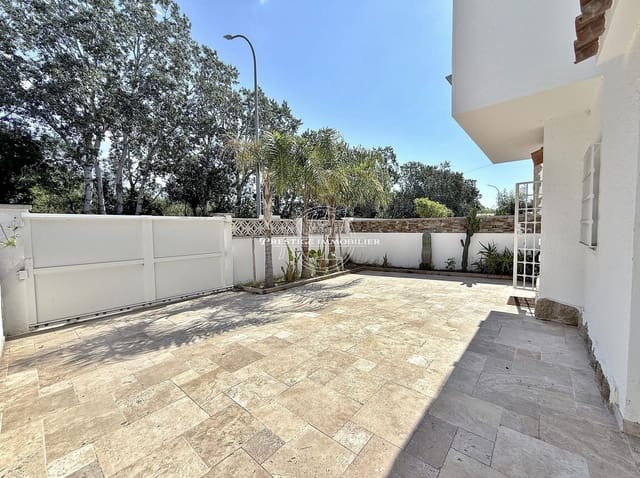 3 soveværelse Villa til salg i Empuriabrava, Castelló d'Empúries med swimmingpool - € 669.000 (Ref: 9263650)