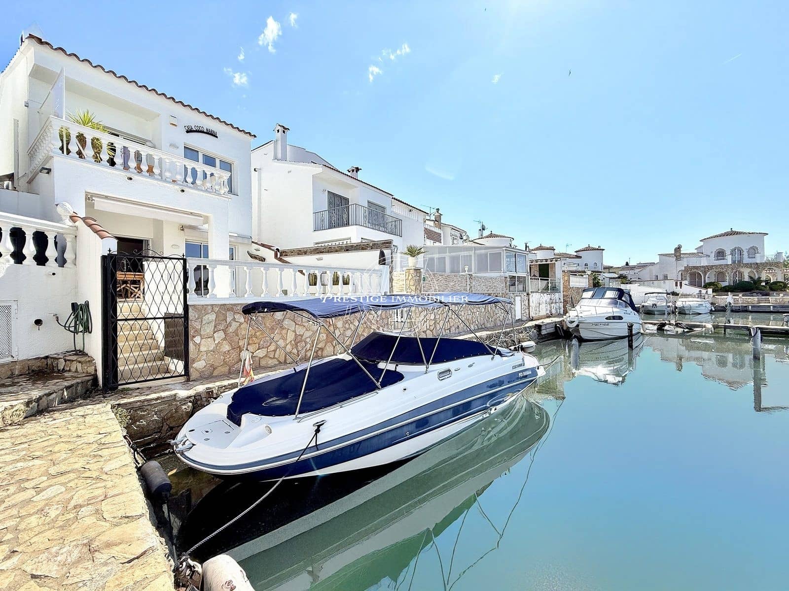 3 soveværelse Villa til salg i Empuriabrava med swimmingpool - € 669.000 (Ref: 9263650)