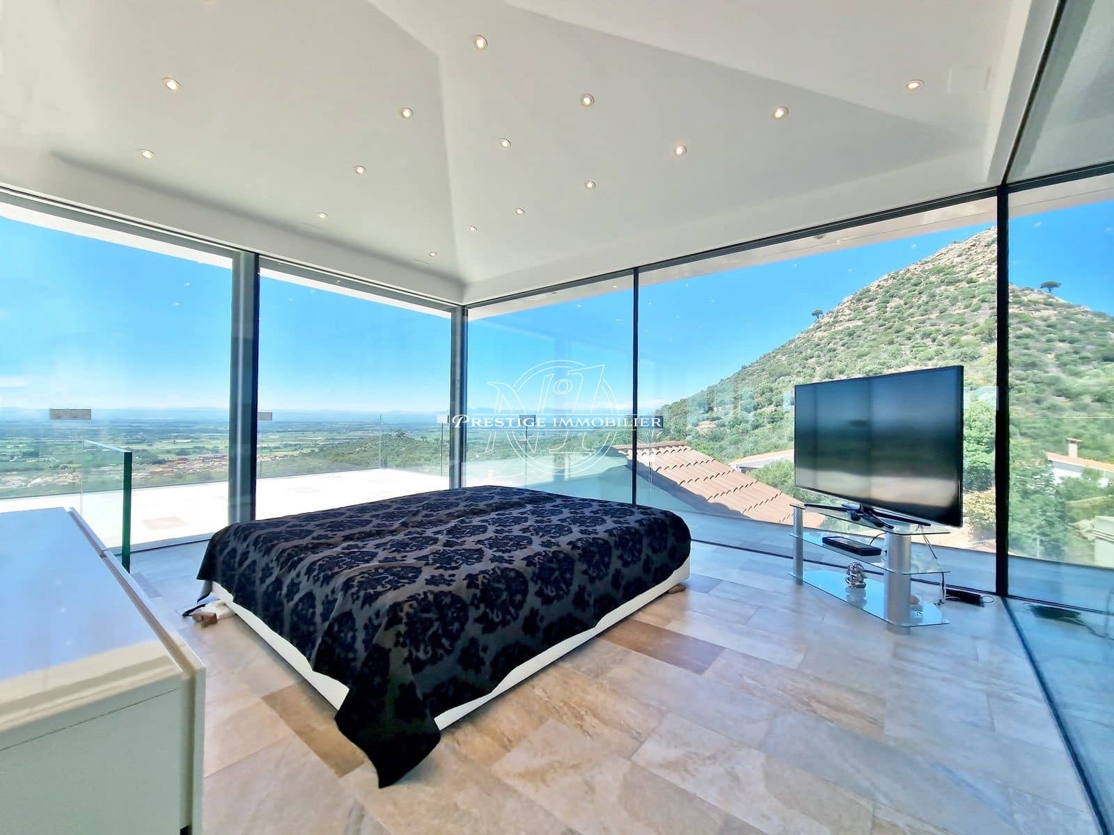 4 bedroom Villa for sale in Castello d'Empuries with pool - € 1,575,000 (Ref: 9263651)