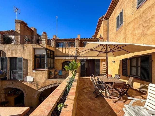 7 chambre Maison de Ville à vendre à Castelló d'Empúries - 1 250 000 € (Ref: 9263653)