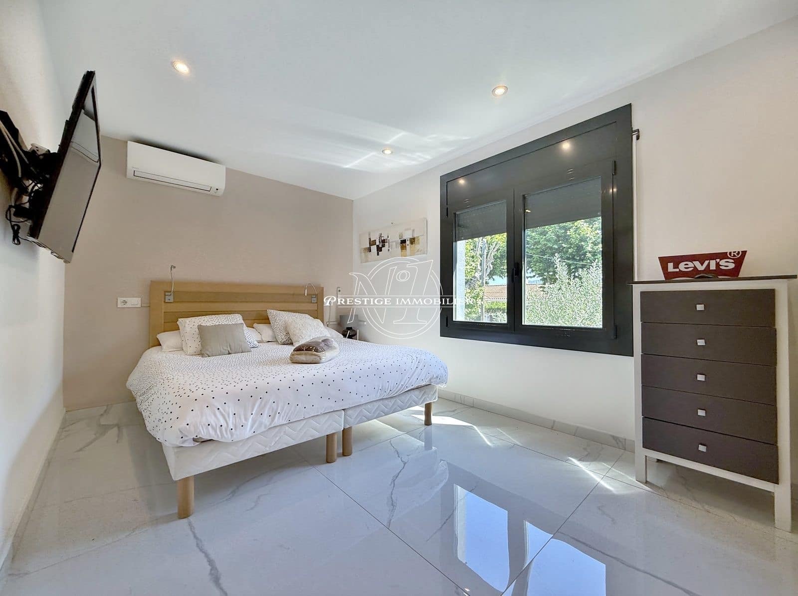 4 soveværelse Villa til salg i Empuriabrava med swimmingpool - € 1.050.000 (Ref: 9263654)