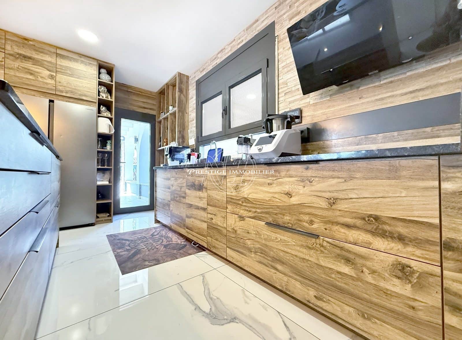 4 soveværelse Villa til salg i Empuriabrava med swimmingpool - € 1.050.000 (Ref: 9263654)