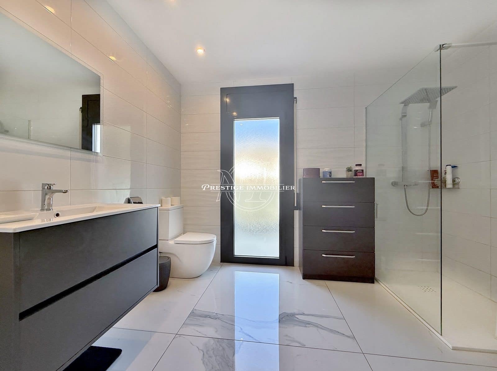 4 soveværelse Villa til salg i Empuriabrava med swimmingpool - € 1.050.000 (Ref: 9263654)