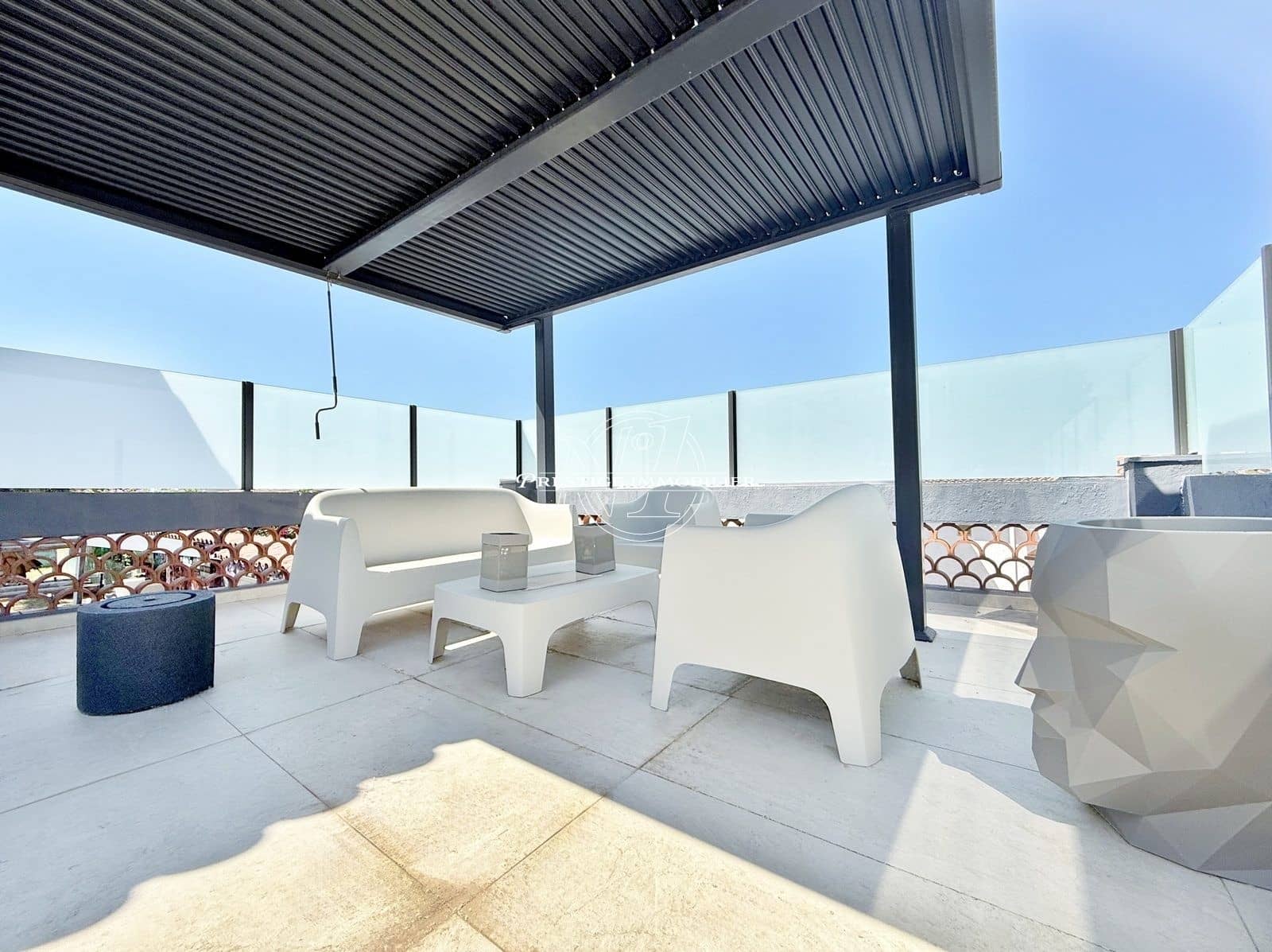 4 soveværelse Villa til salg i Empuriabrava med swimmingpool - € 1.050.000 (Ref: 9263654)