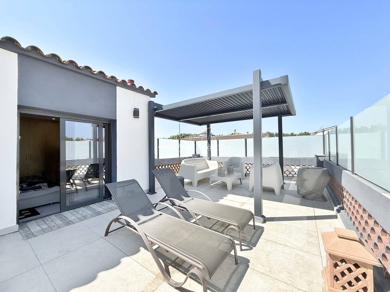 4 soveværelse Villa til salg i Empuriabrava med swimmingpool - € 1.050.000 (Ref: 9263654)