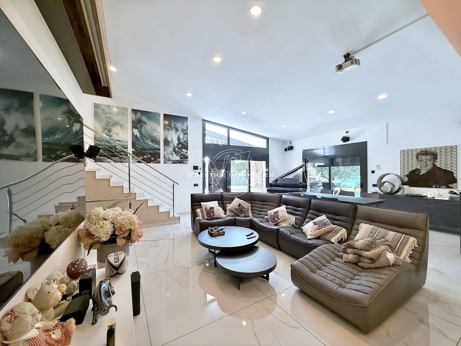 4 soveværelse Villa til salg i Empuriabrava med swimmingpool - € 1.050.000 (Ref: 9263654)