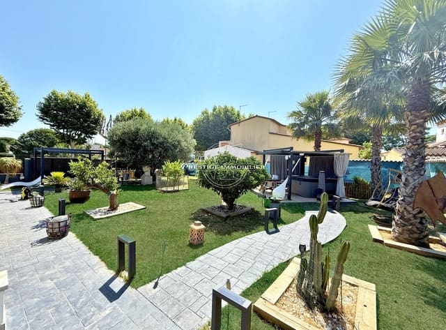 4 soveværelse Villa til salg i Empuriabrava, Castelló d'Empúries med swimmingpool - € 1.050.000 (Ref: 9263654)