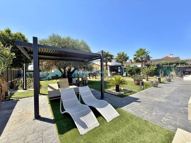 4 soveværelse Villa til salg i Empuriabrava, Castelló d'Empúries med swimmingpool - € 1.050.000 (Ref: 9263654)