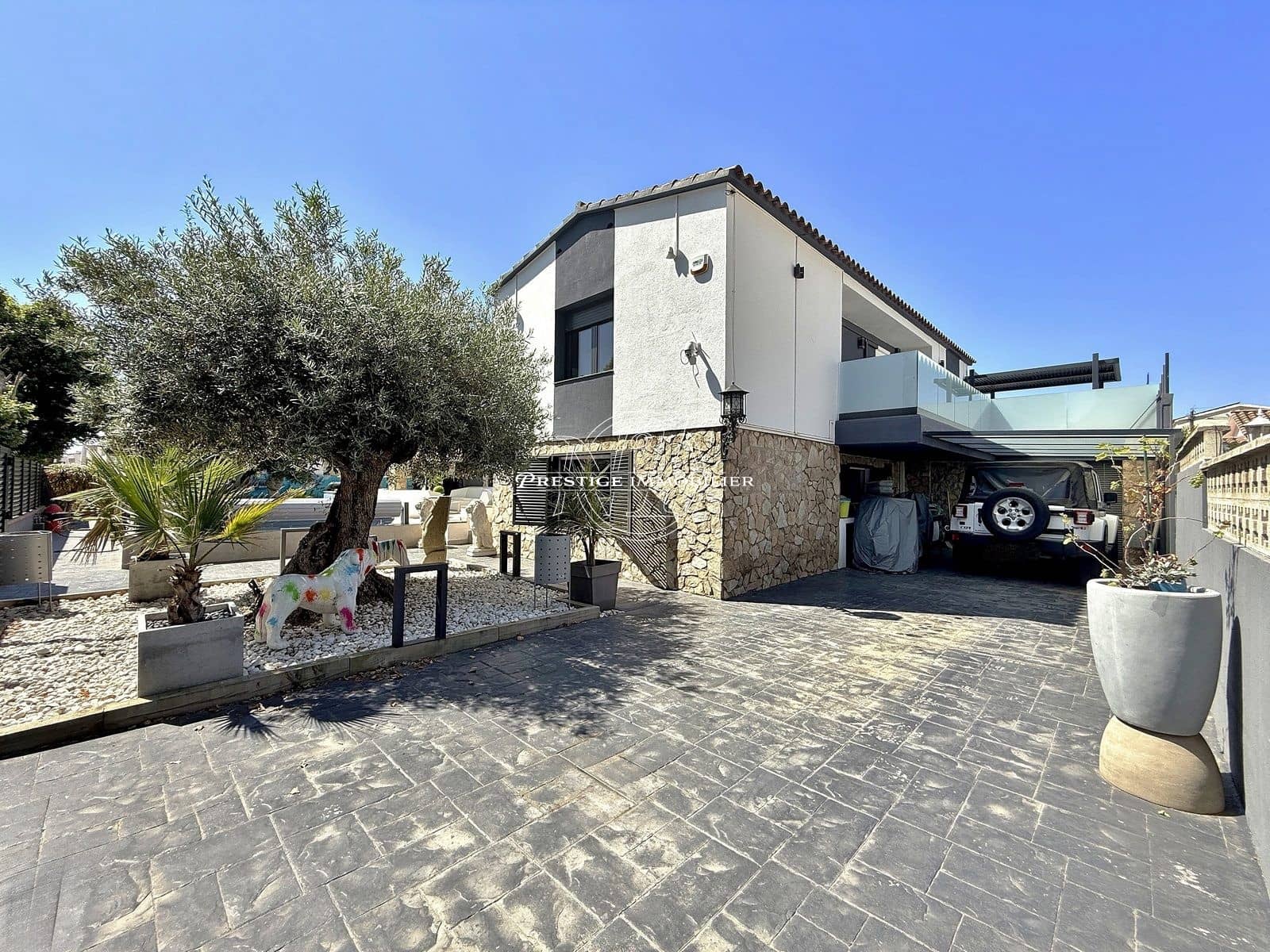 4 soveværelse Villa til salg i Empuriabrava med swimmingpool - € 1.050.000 (Ref: 9263654)