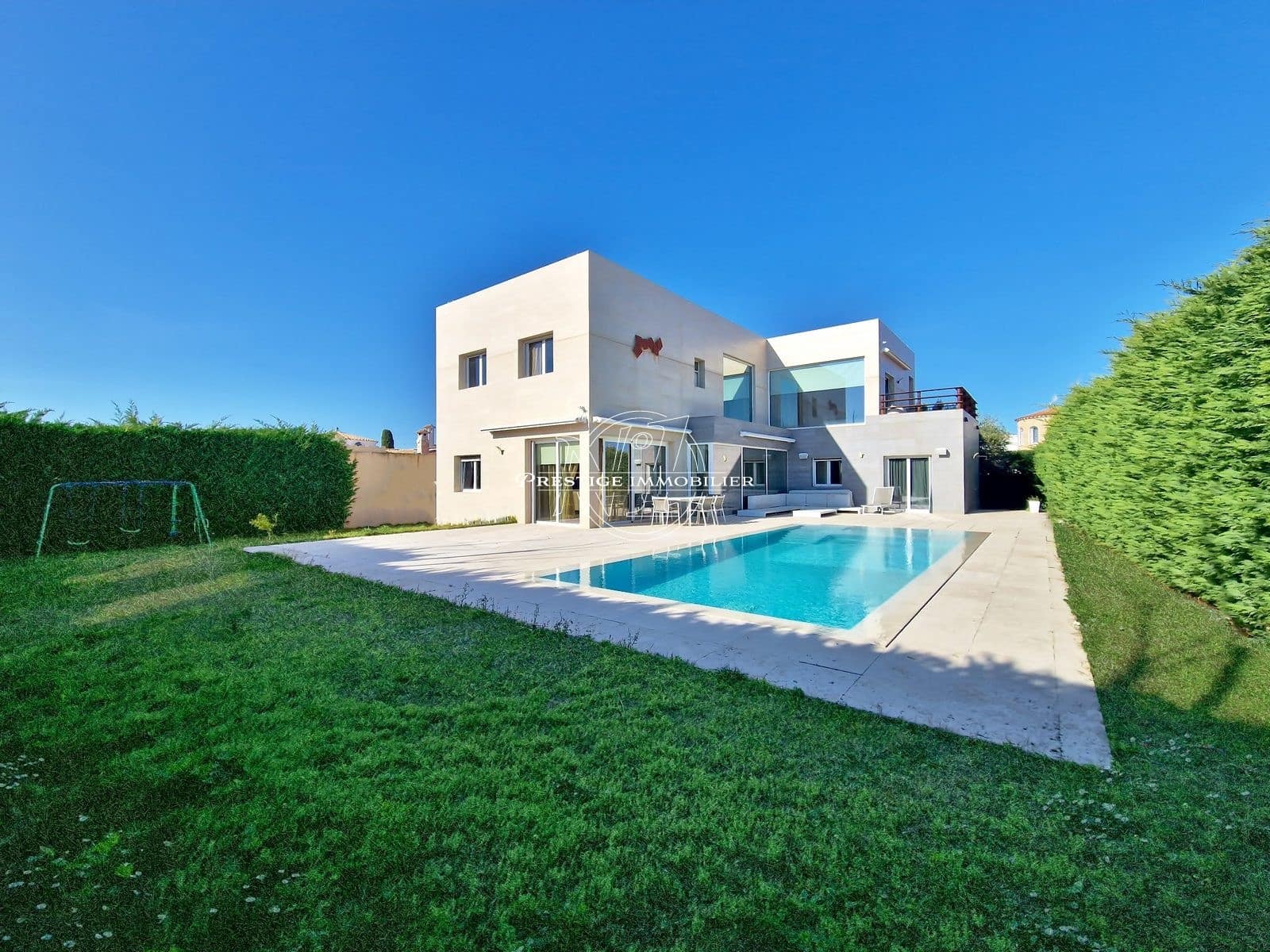 5 soveværelse Villa til salg i Empuriabrava med swimmingpool - € 1.040.000 (Ref: 9263655)