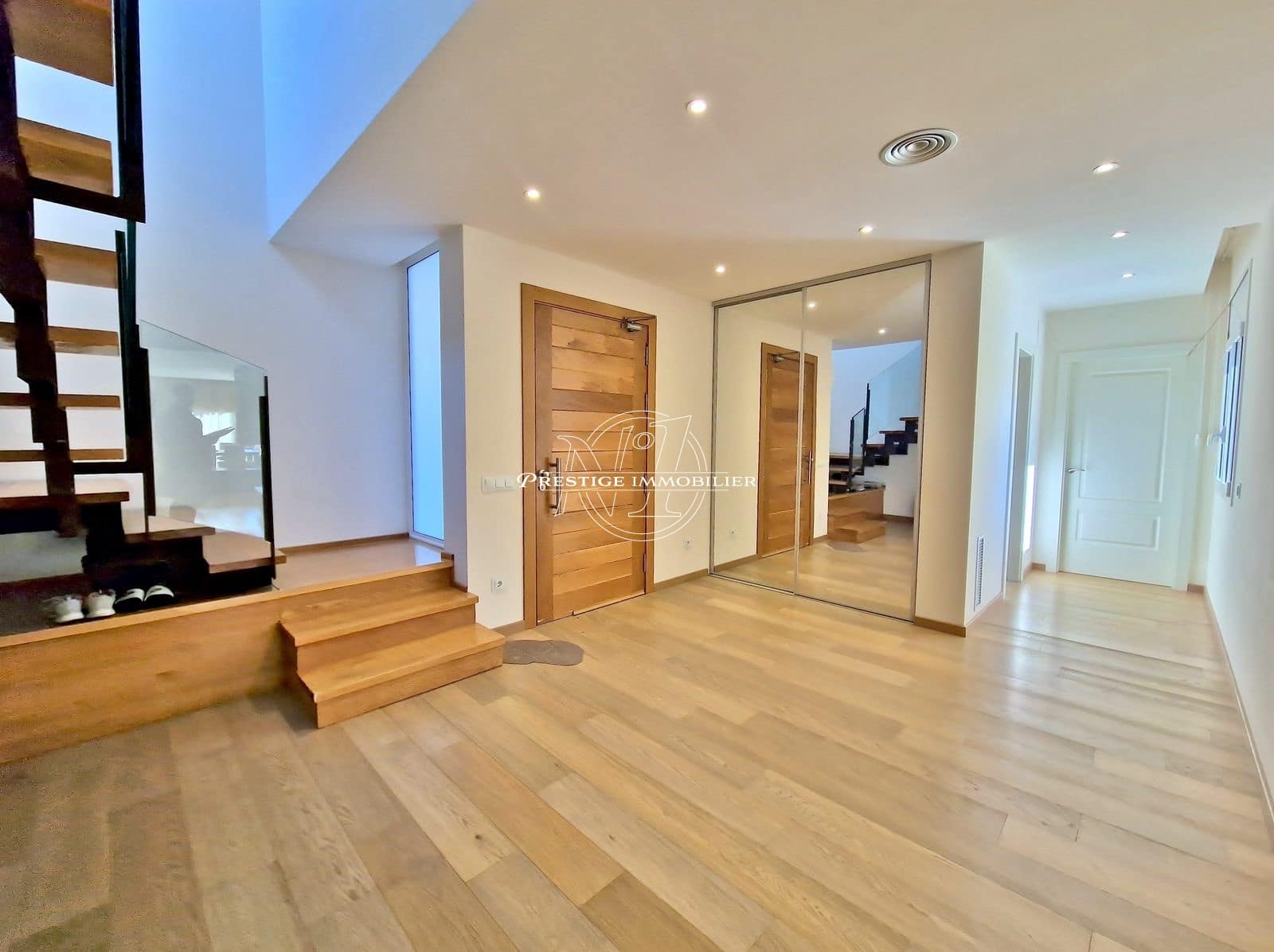 5 soveværelse Villa til salg i Empuriabrava med swimmingpool - € 1.040.000 (Ref: 9263655)