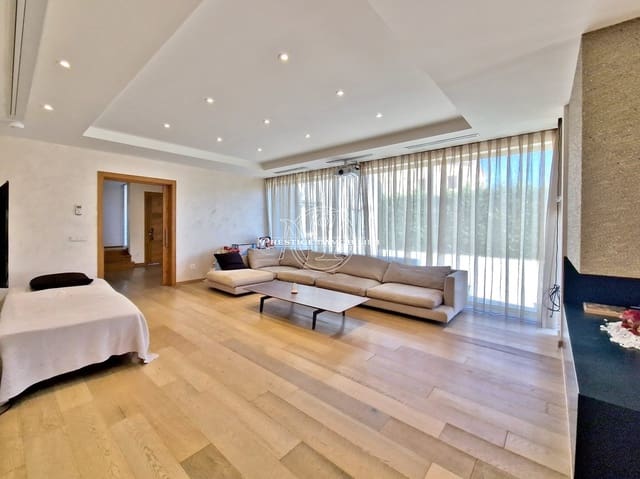 5 soveværelse Villa til salg i Empuriabrava, Castelló d'Empúries med swimmingpool - € 1.040.000 (Ref: 9263655)