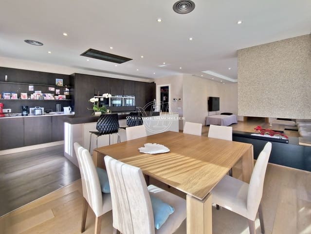 5 soveværelse Villa til salg i Empuriabrava, Castelló d'Empúries med swimmingpool - € 1.040.000 (Ref: 9263655)