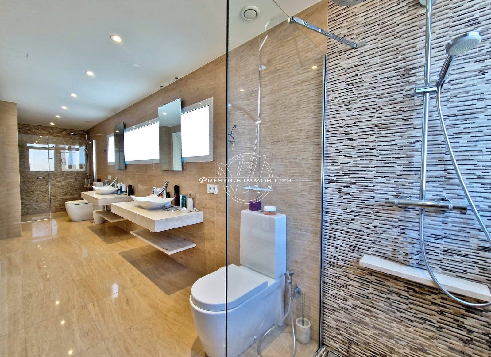 5 soveværelse Villa til salg i Empuriabrava med swimmingpool - € 1.040.000 (Ref: 9263655)