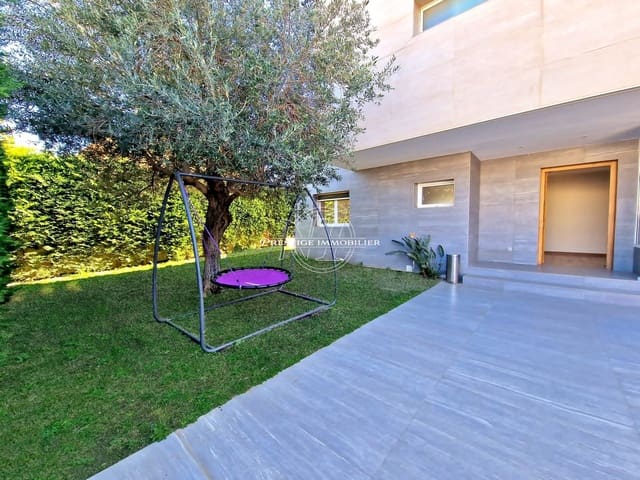 5 soveværelse Villa til salg i Empuriabrava, Castelló d'Empúries med swimmingpool - € 1.040.000 (Ref: 9263655)