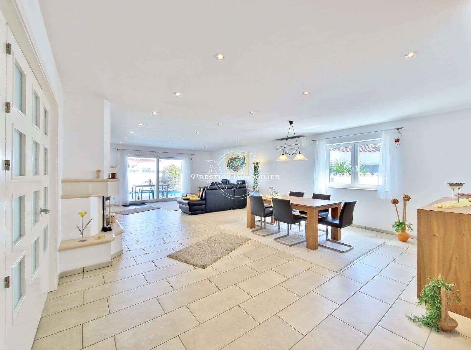 3 soveværelse Villa til salg i Empuriabrava med swimmingpool - € 1.180.000 (Ref: 9263657)