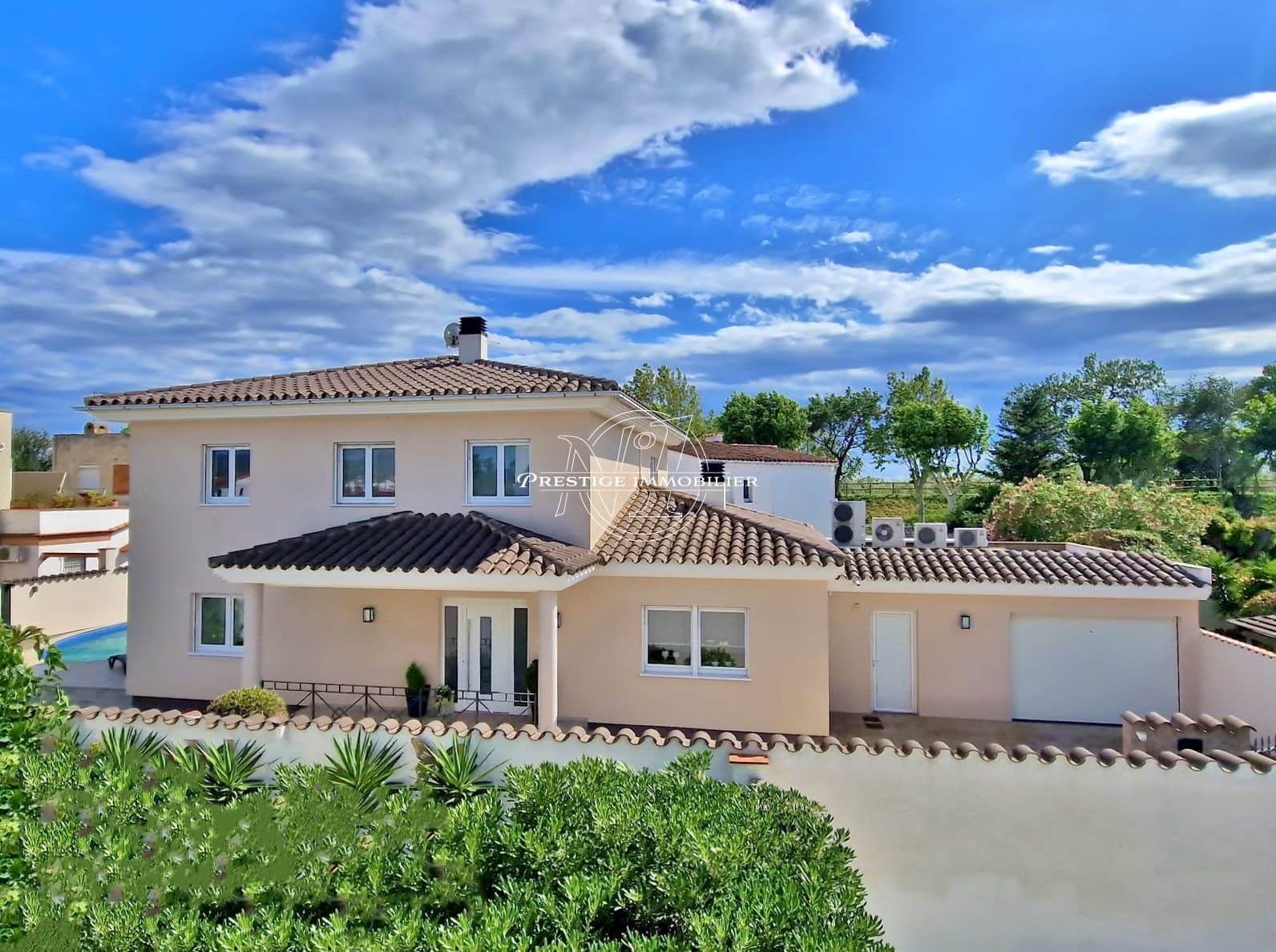 3 soveværelse Villa til salg i Empuriabrava med swimmingpool - € 1.180.000 (Ref: 9263657)