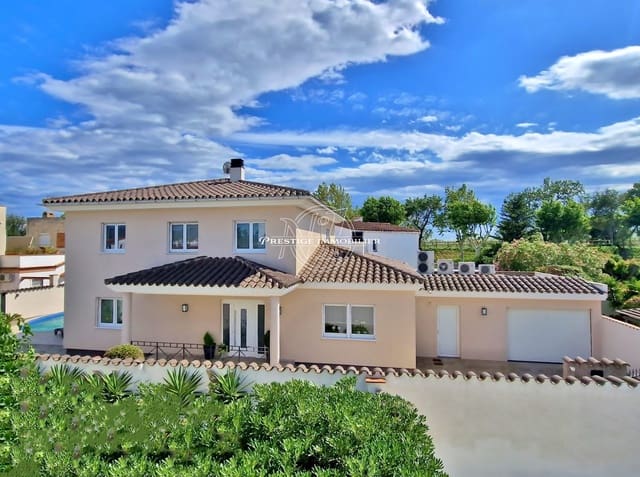 3 soveværelse Villa til salg i Empuriabrava, Castelló d'Empúries med swimmingpool - € 1.180.000 (Ref: 9263657)