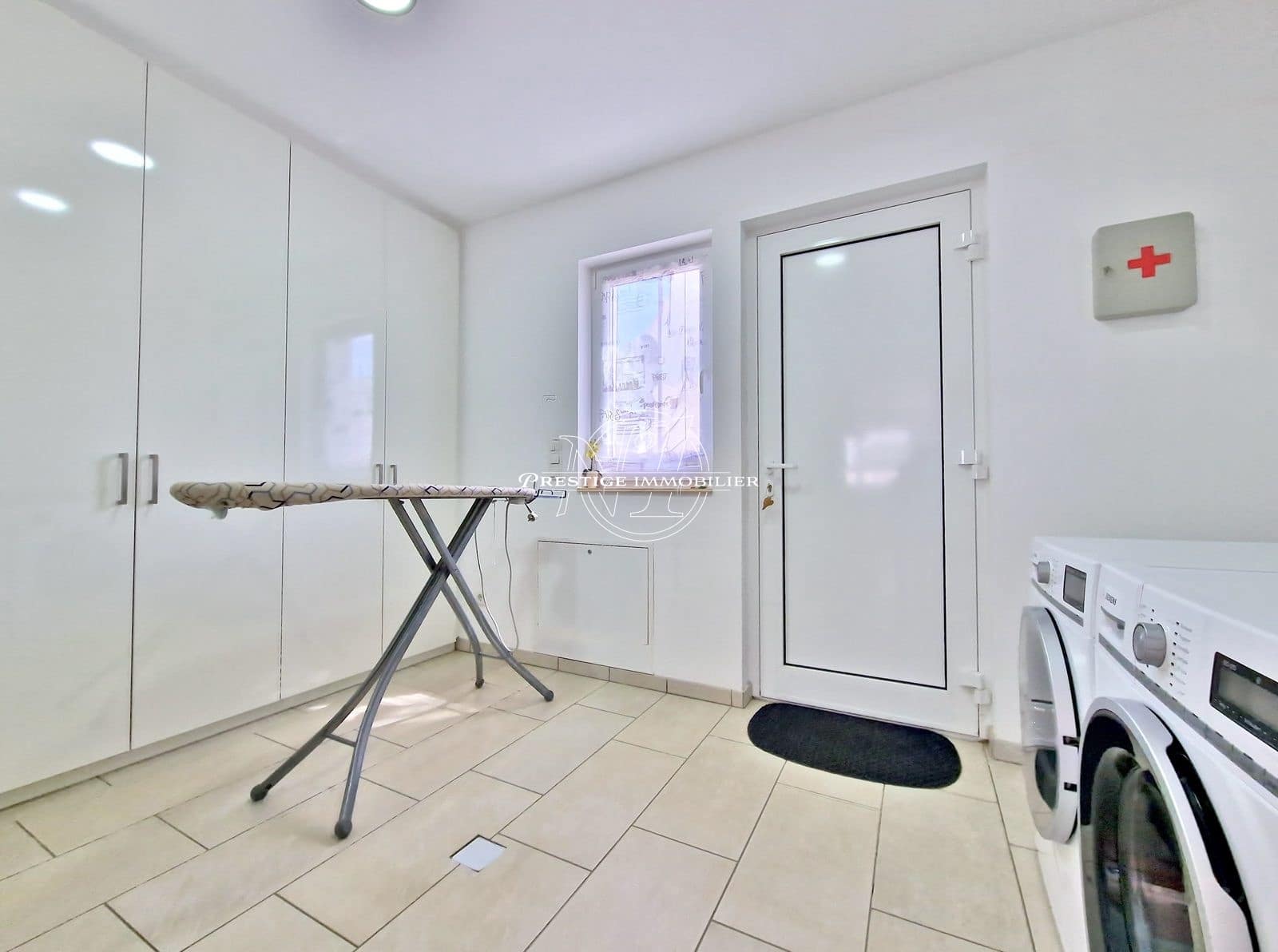 3 soveværelse Villa til salg i Empuriabrava med swimmingpool - € 1.180.000 (Ref: 9263657)