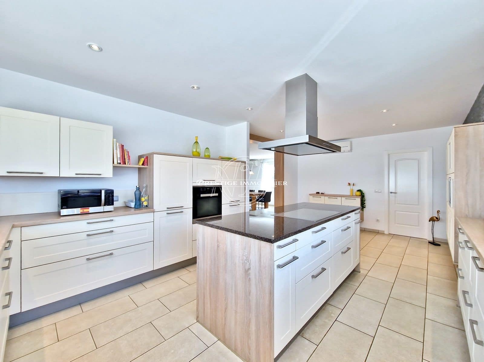 3 soveværelse Villa til salg i Empuriabrava med swimmingpool - € 1.180.000 (Ref: 9263657)