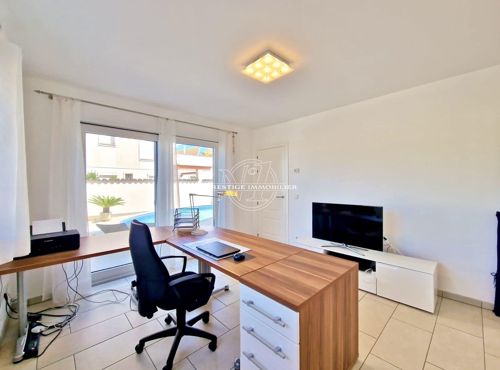 3 soveværelse Villa til salg i Empuriabrava med swimmingpool - € 1.180.000 (Ref: 9263657)