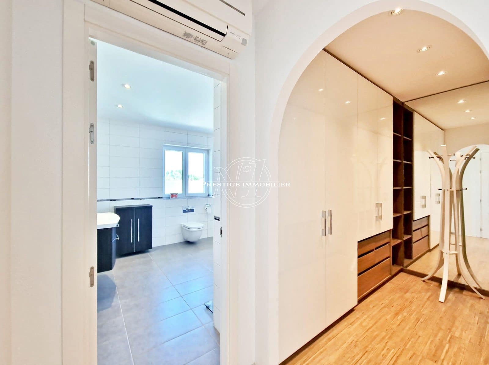 3 soveværelse Villa til salg i Empuriabrava med swimmingpool - € 1.180.000 (Ref: 9263657)