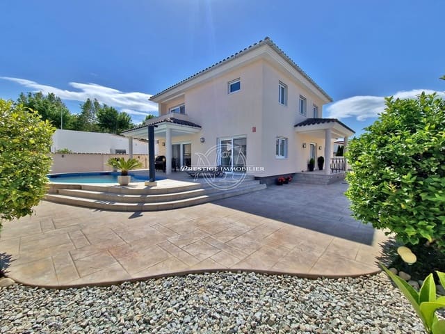 3 soveværelse Villa til salg i Empuriabrava, Castelló d'Empúries med swimmingpool - € 1.180.000 (Ref: 9263657)