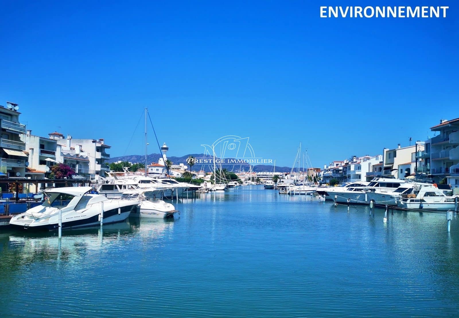 3 soveværelse Villa til salg i Empuriabrava med swimmingpool - € 1.180.000 (Ref: 9263657)