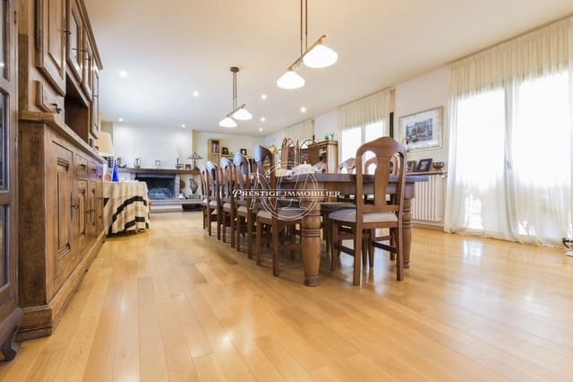 4 soveværelse Villa til salg i Empuriabrava, Castelló d'Empúries med swimmingpool - € 900.000 (Ref: 9263658)