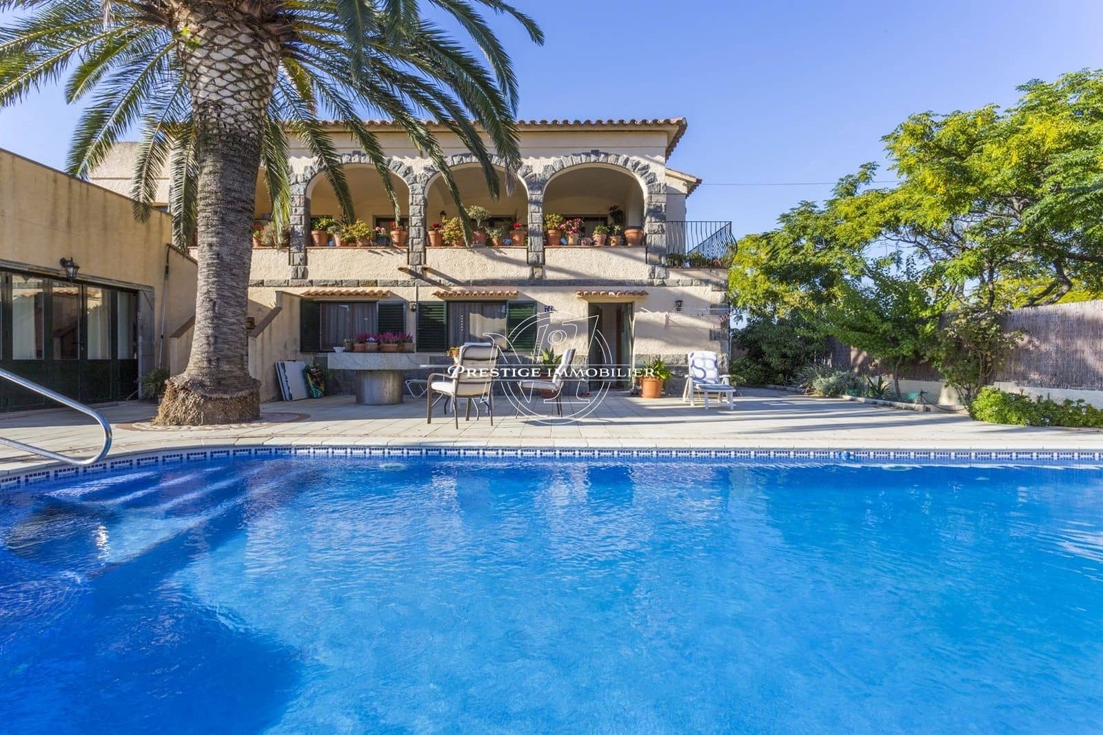 4 soveværelse Villa til salg i Empuriabrava med swimmingpool - € 900.000 (Ref: 9263658)