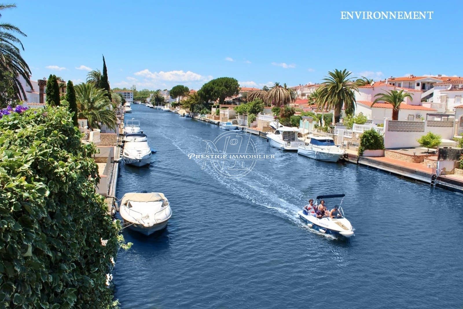 4 soveværelse Villa til salg i Empuriabrava med swimmingpool - € 900.000 (Ref: 9263658)