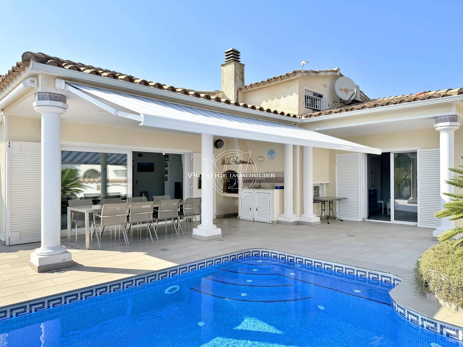 5 slaapkamer Villa te koop in Empuriabrava met zwembad - € 749.000 (Ref: 9263659)