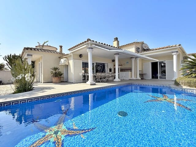 5 slaapkamer Villa te koop in Empuriabrava, Castelló d'Empúries met zwembad - € 749.000 (Ref: 9263659)