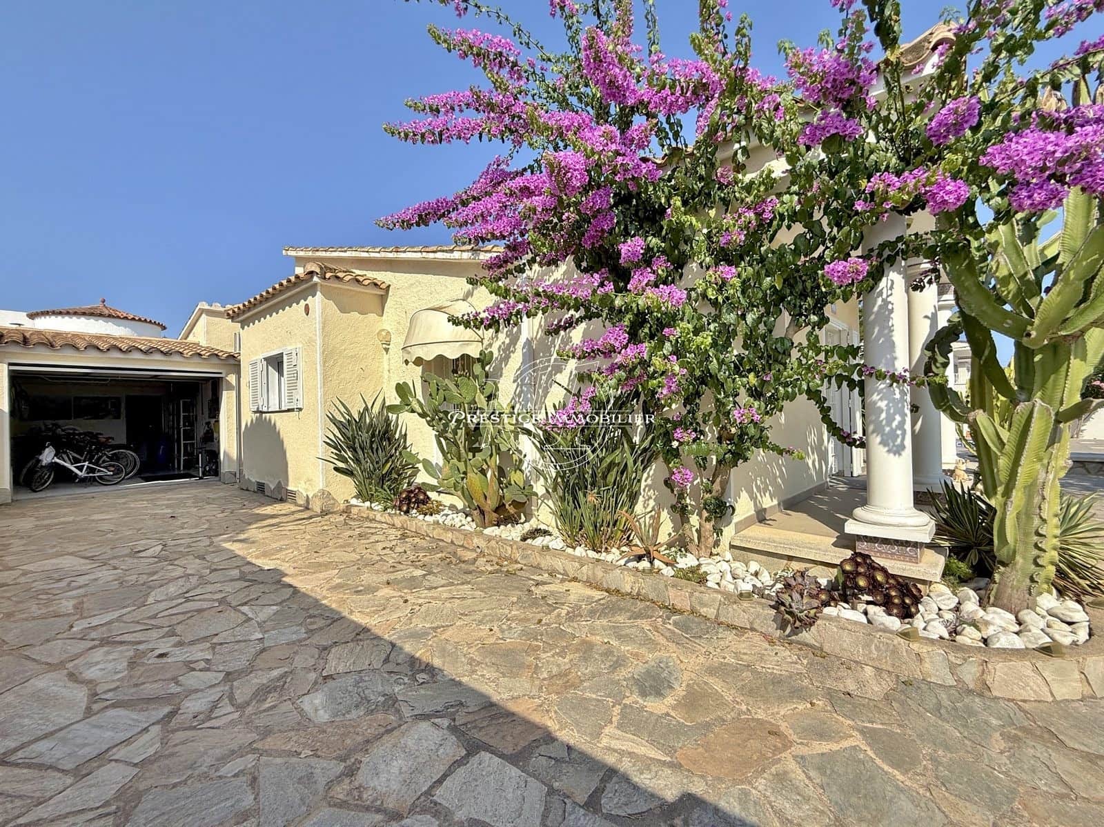 5 slaapkamer Villa te koop in Empuriabrava met zwembad - € 749.000 (Ref: 9263659)