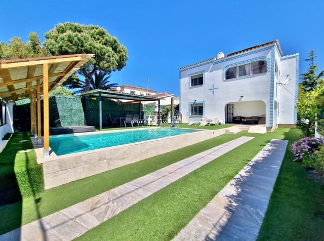 6 slaapkamer Villa te koop in Empuriabrava, Castelló d'Empúries met zwembad - € 795.000 (Ref: 9263660)