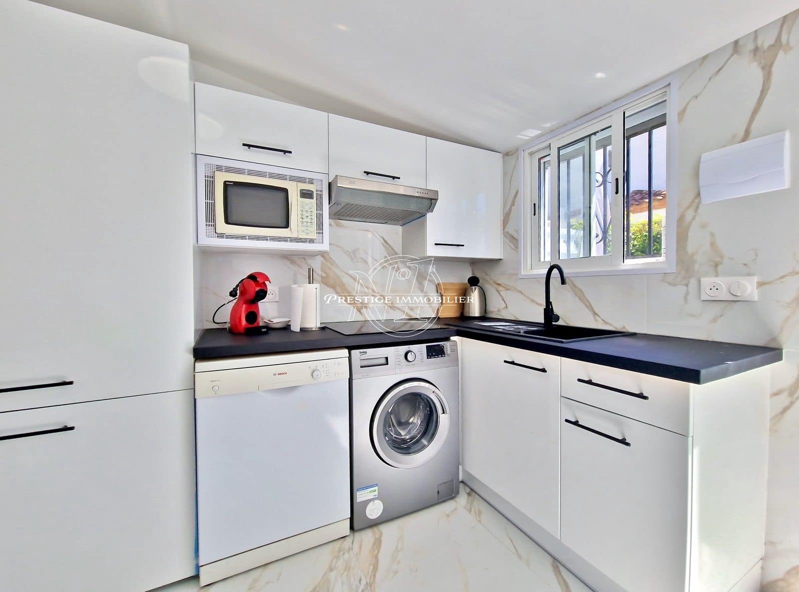 6 slaapkamer Villa te koop in Empuriabrava met zwembad - € 795.000 (Ref: 9263660)