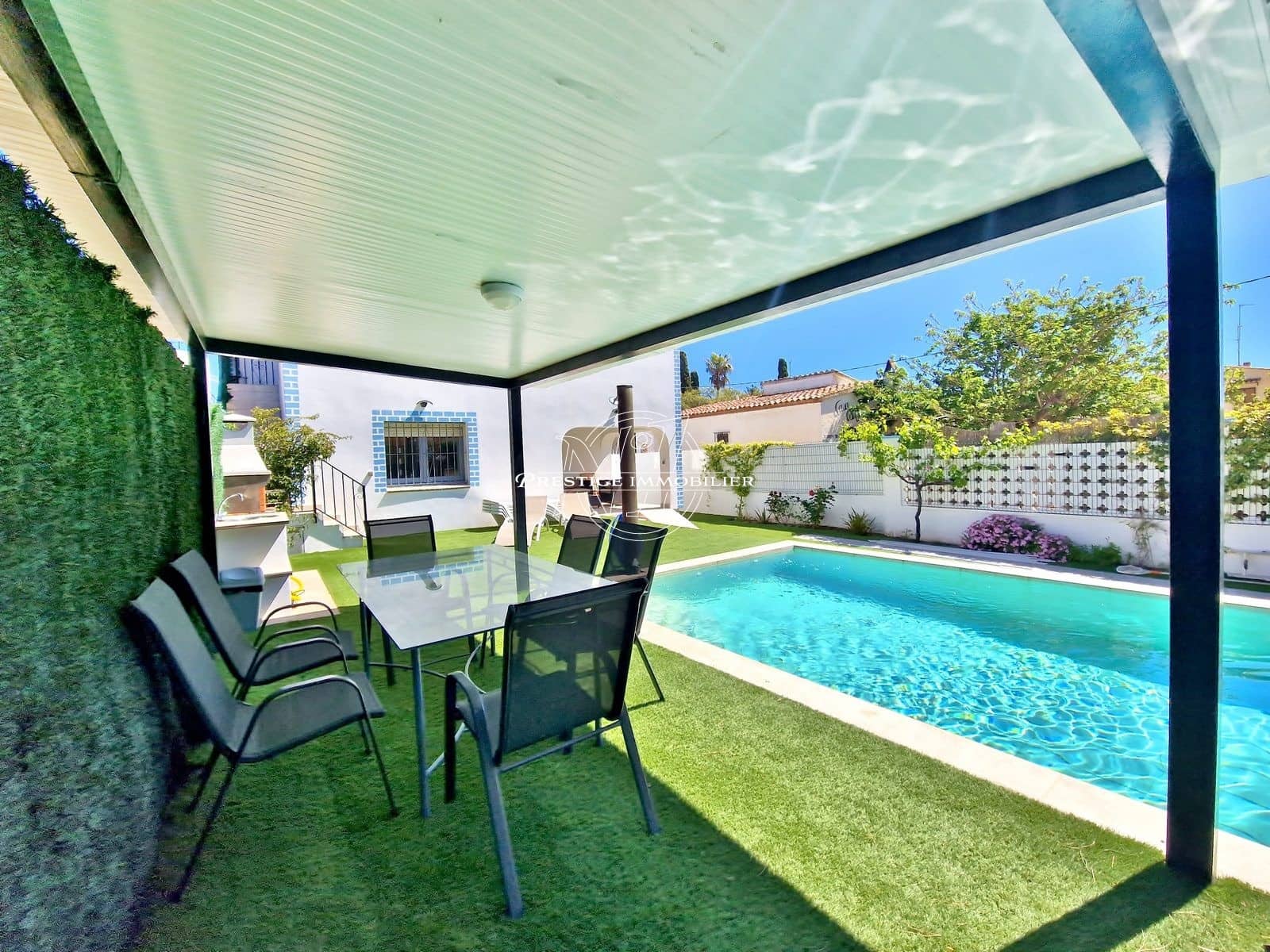 6 slaapkamer Villa te koop in Empuriabrava met zwembad - € 795.000 (Ref: 9263660)