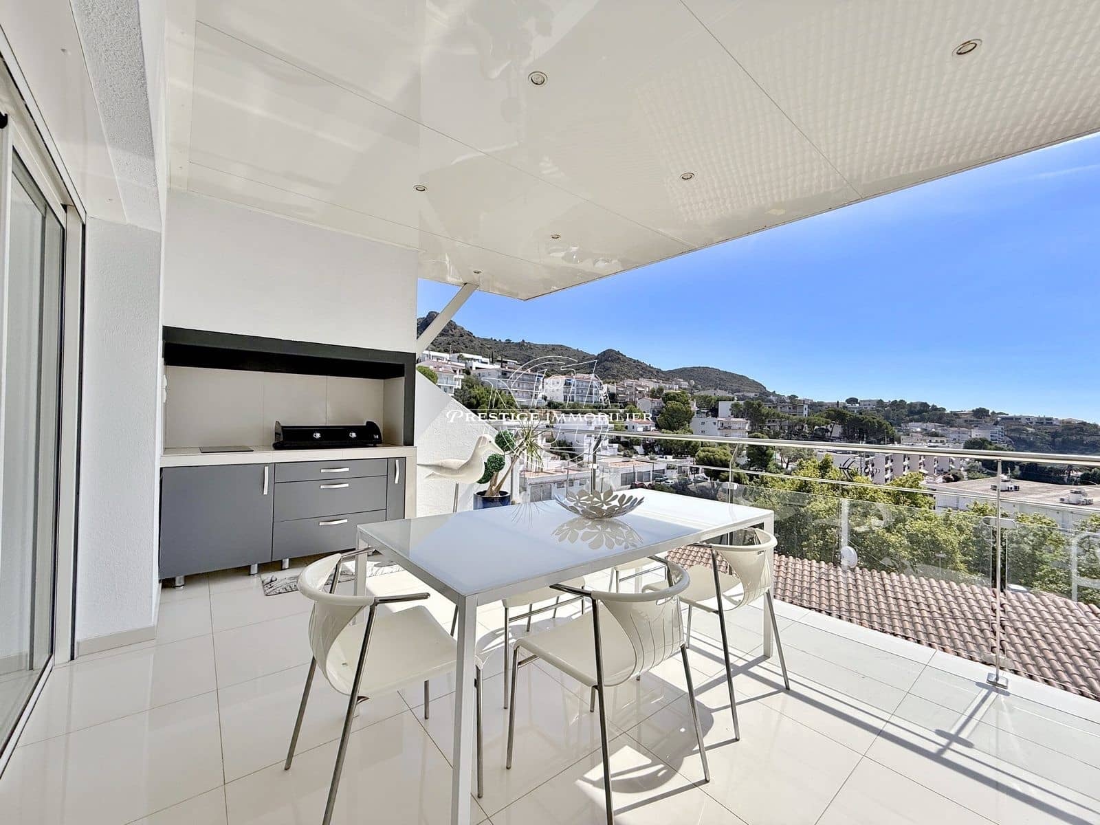 3 bedroom Villa for sale in Roses - € 745,000 (Ref: 9263664)