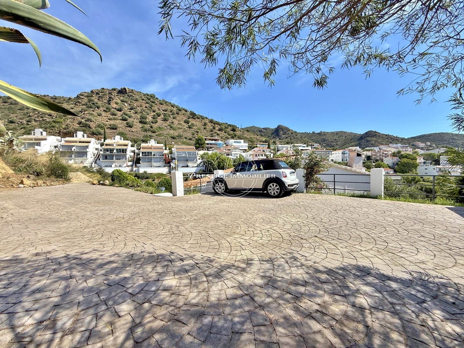 3 bedroom Villa for sale in Roses - € 745,000 (Ref: 9263664)