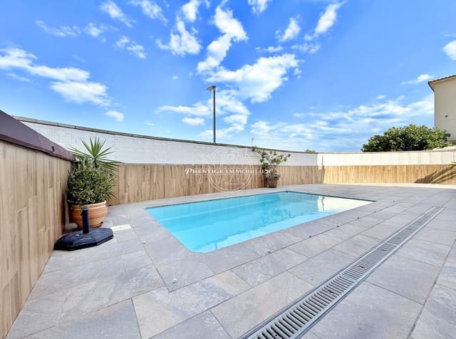 4 soveværelse Villa til salg i Empuriabrava, Castelló d'Empúries med swimmingpool - € 339.000 (Ref: 9263668)