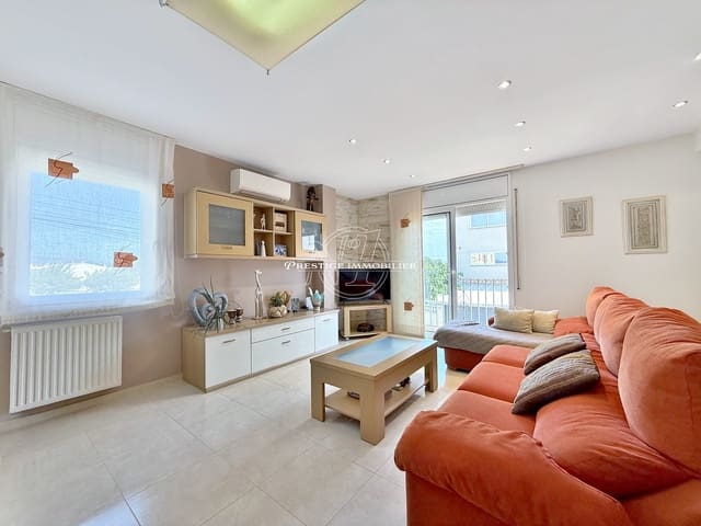 4 soveværelse Villa til salg i Empuriabrava, Castelló d'Empúries med swimmingpool - € 339.000 (Ref: 9263668)