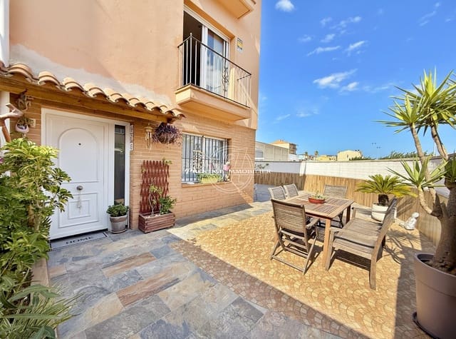 4 soveværelse Villa til salg i Empuriabrava, Castelló d'Empúries med swimmingpool - € 339.000 (Ref: 9263668)