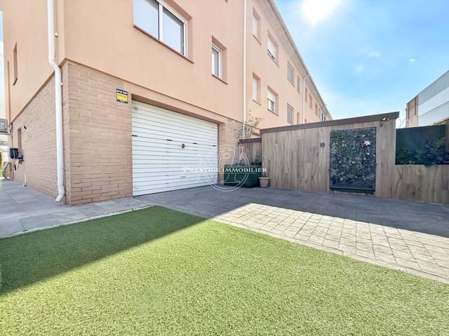 4 soveværelse Villa til salg i Empuriabrava, Castelló d'Empúries med swimmingpool - € 339.000 (Ref: 9263668)