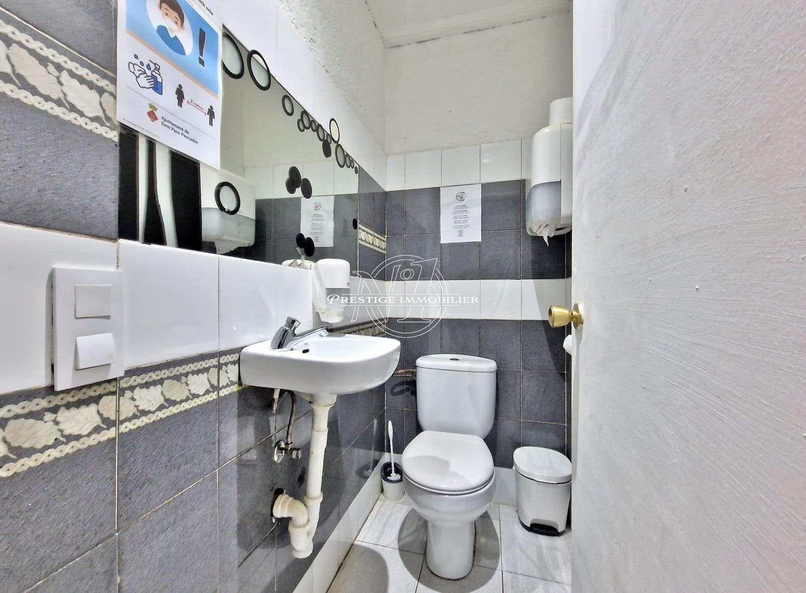 Restaurant/Bar til salgs i Sant Pere Pescador - € 275 000 (Ref: 9263676)